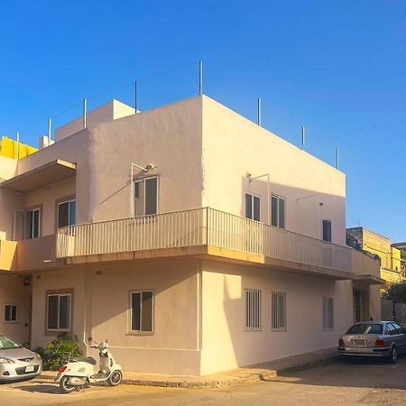 Smart Hostel Birkirkara Exterior photo