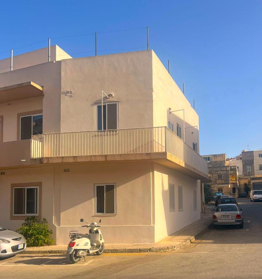 Smart Hostel Birkirkara Exterior photo