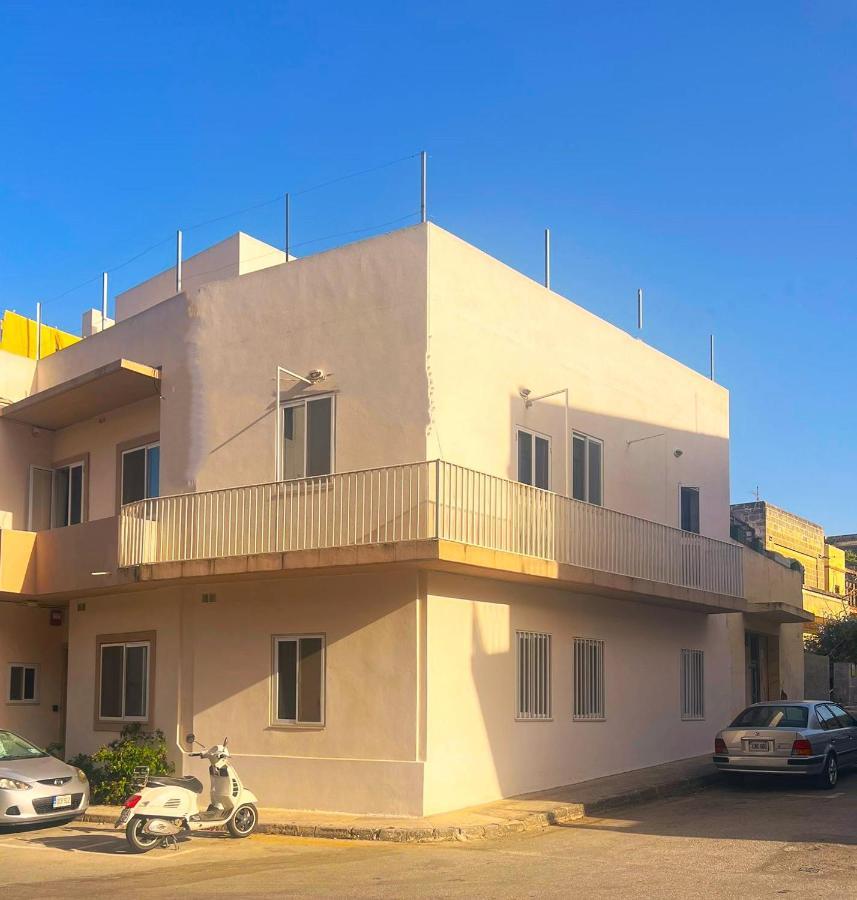 Smart Hostel Birkirkara Exterior photo