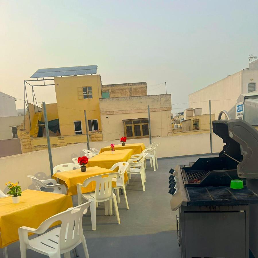 Smart Hostel Birkirkara Exterior photo